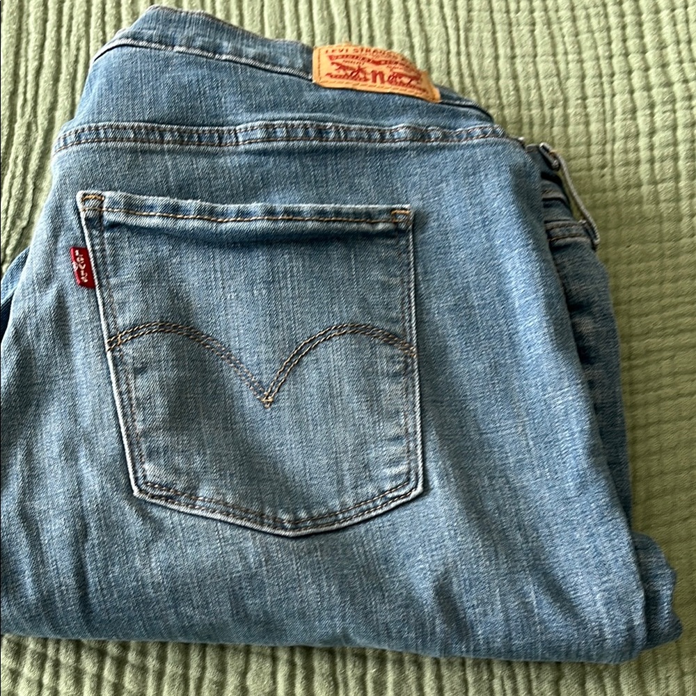 Levi's women’s Blue Jeans